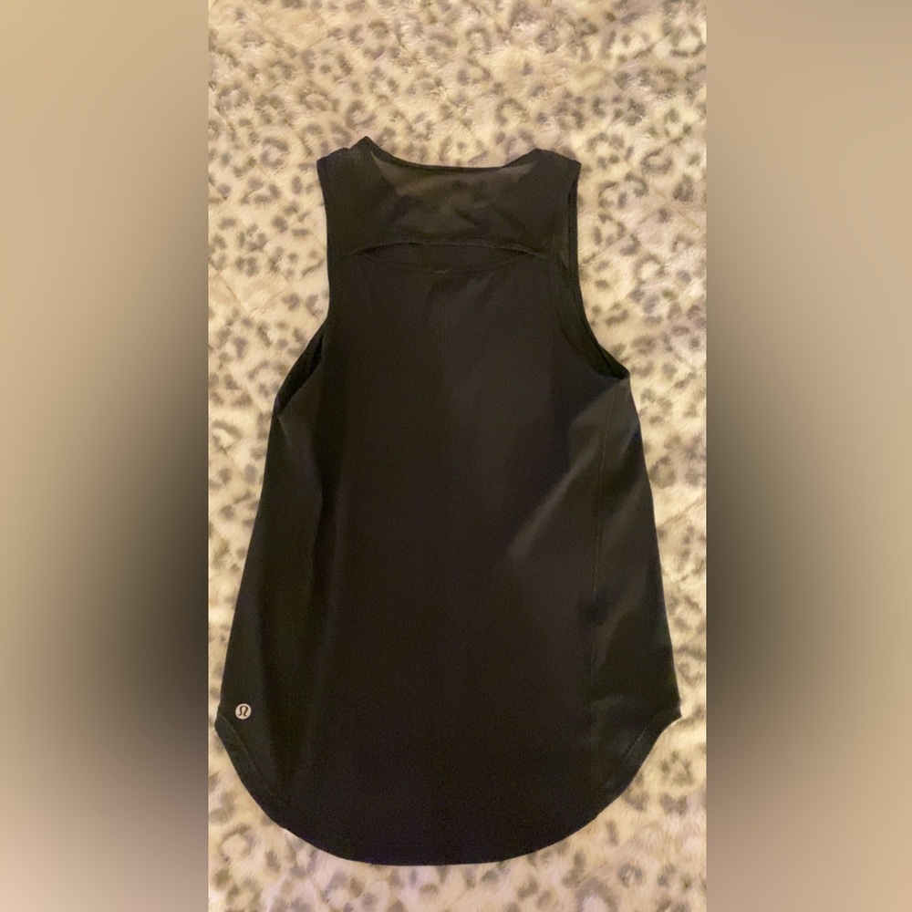 Black lululemon tank top